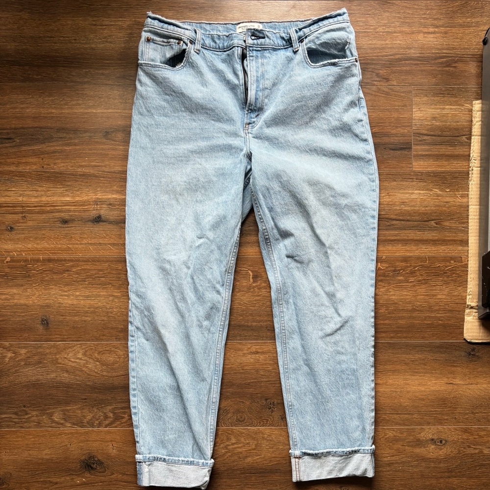 Abercrombie & Fitch Light Blue High Rise Women's Jeans - Picture 3 of 11